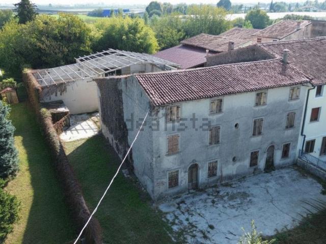 Rustico in vendita a Villafranca di Verona, Verona