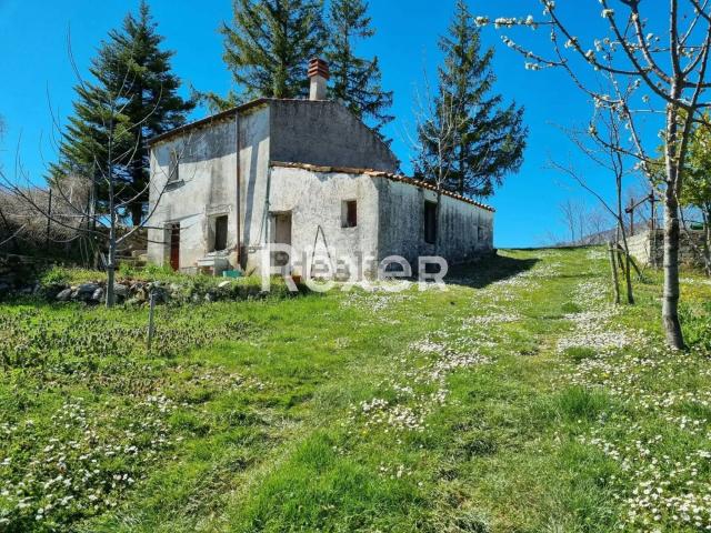 Rustico in vendita a Sant'Angelo del Pesco, Isernia