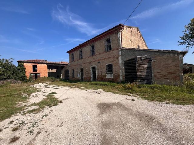 Rustico in vendita a Unione di Comuni della Romagna Forlivese, Quattro