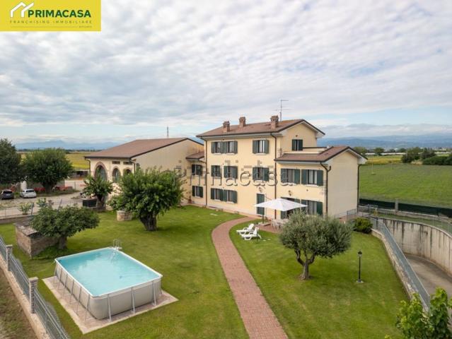 Rustico in vendita a Castel D'azzano, Veneto