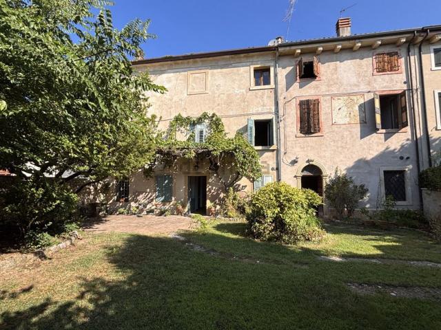 Rustico in vendita a Mormontea, Illasi