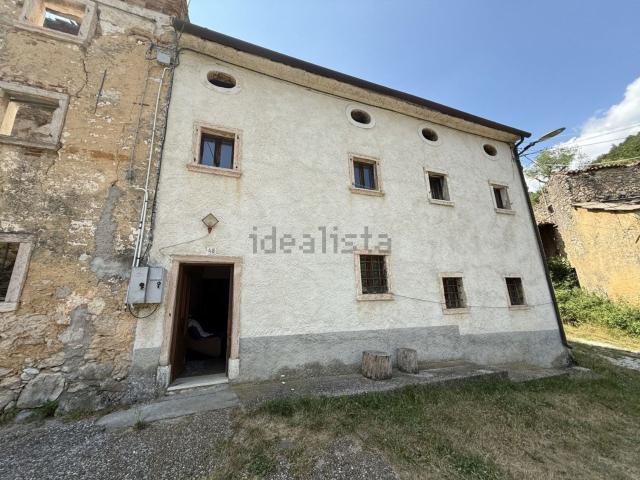 Rustico in vendita a Selva Di Progno, Veneto