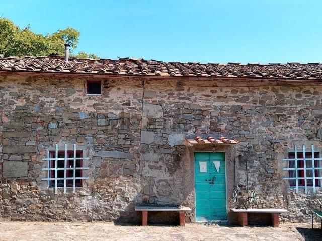 Rustico in vendita a Cantagallo, Le Barche