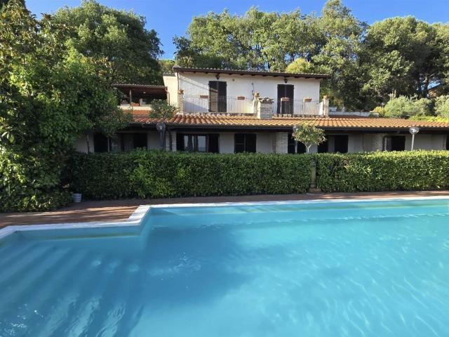 Rustico in vendita a Magione, Umbria
