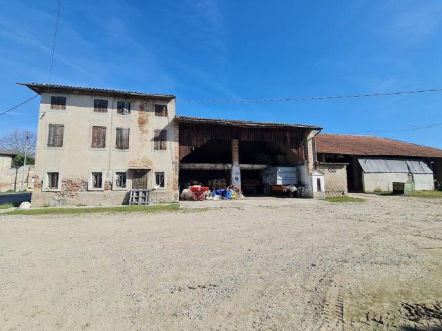 Rustico in vendita a Nogarole Rocca, Verona