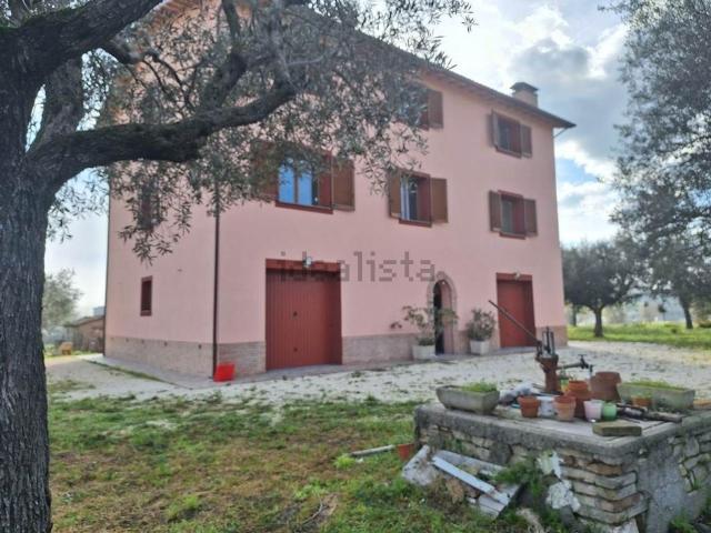 Rustico in vendita a Marche, Macerata