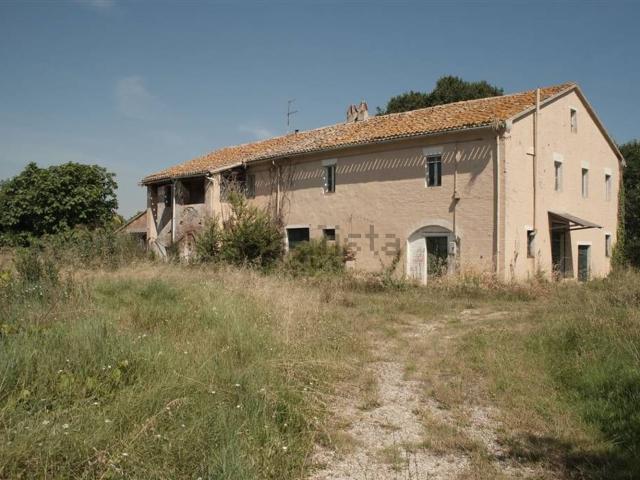 Rustico in vendita a Rocca Priora, Marche