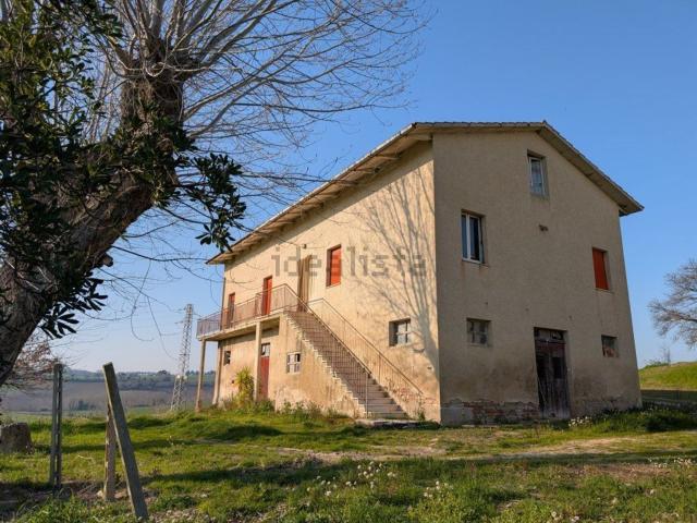 Rustico in vendita a Contrada Bagnolo, Marche