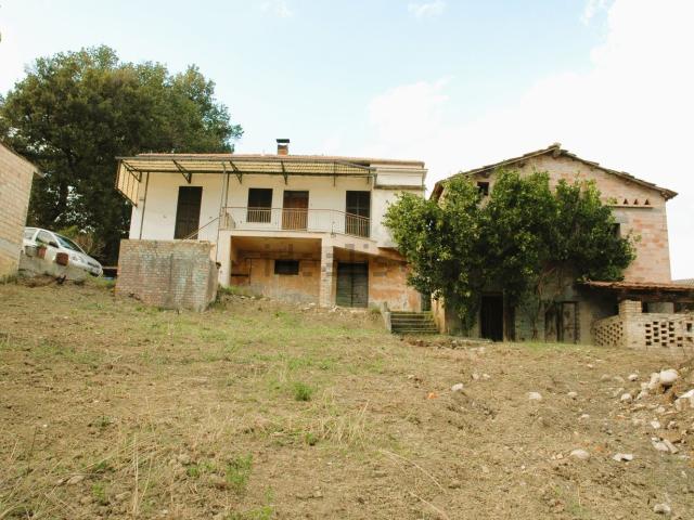 Rustico in vendita a Castellalto, Abruzzo