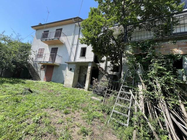 Rustico in vendita a Lumarzo