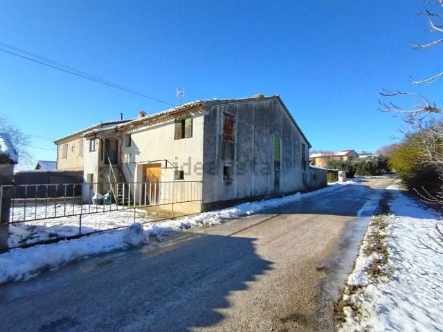 Rustico in vendita a Monte Porzio, Pesaro e Urbino