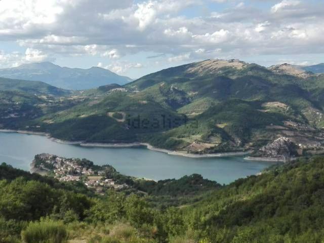 Rustico in vendita a Colle Di Tora, Lazio