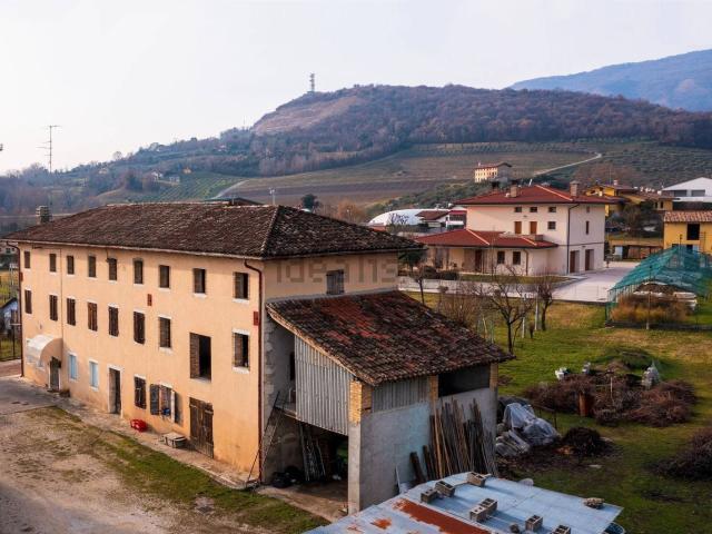 Rustico in vendita a Caneva, Friuli-Venezia Giulia