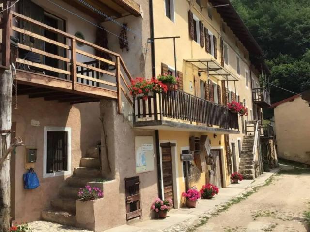 Rustico in vendita a Posina, Veneto