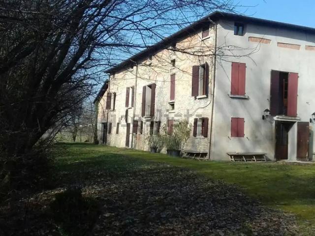 Rustico in vendita a Colline Matildiche, Re