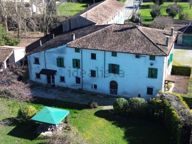 Rustico in vendita a Mozzecane, Veneto