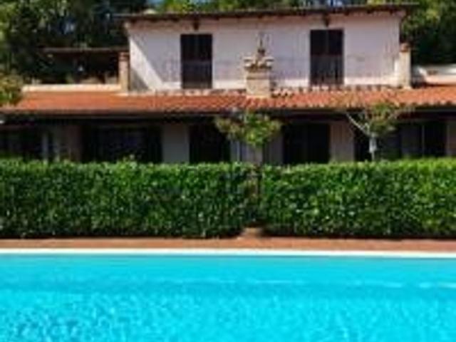 Rustico in vendita a Magione, Umbria