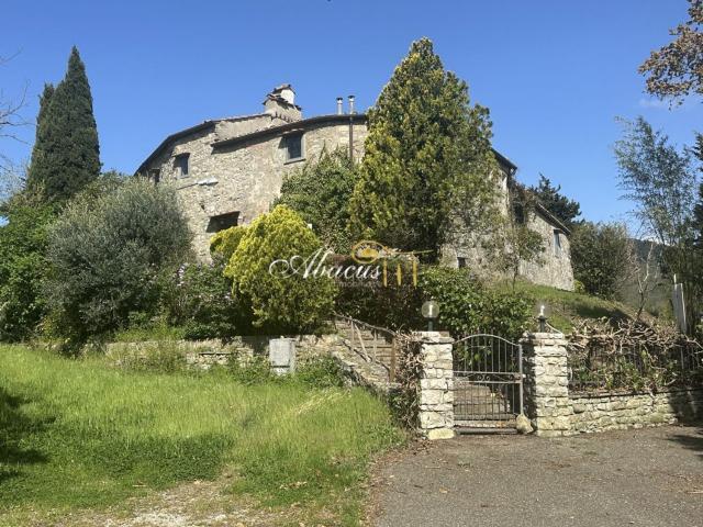 Rustico in vendita a Case Poggiolo, Borgo San Lorenzo