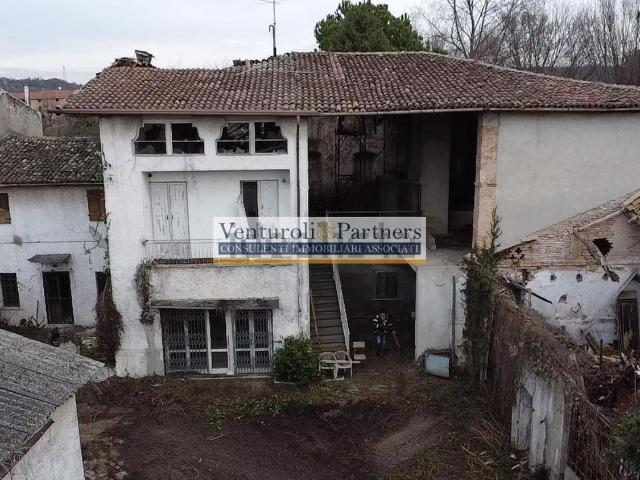 Rustico in vendita a Lonato, Lombardia
