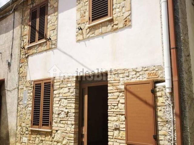 Rustico in vendita a Farindola, Abruzzo