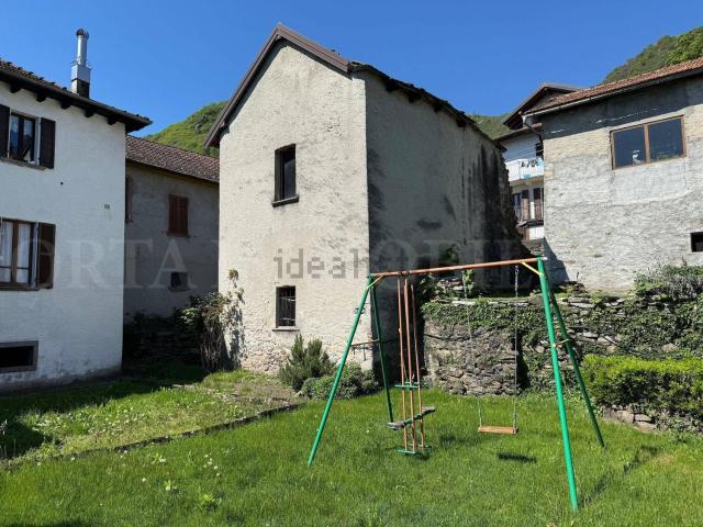 Rustico in vendita a Brolo, Piemonte