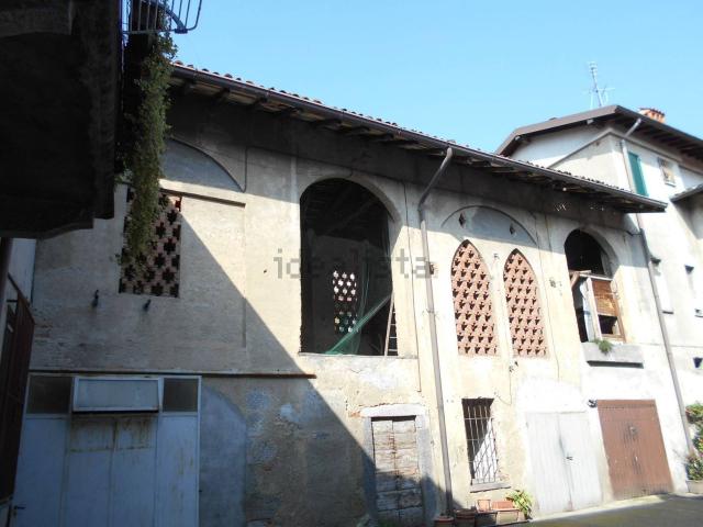 Rustico in vendita a Inverigo, Lombardia
