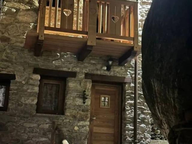 Rustico in vendita a Lillianes, Aosta