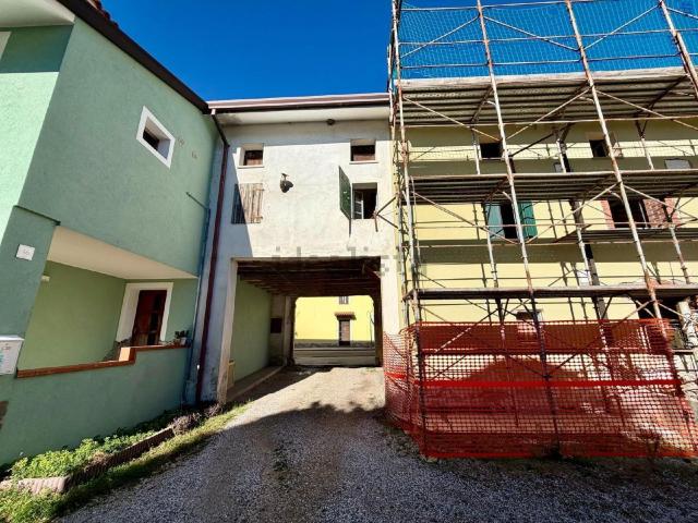 Rustico in vendita a Fauglis / Favuîs, Gonars / Gonârs