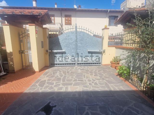 Rustico in vendita a Le Badie, Prato