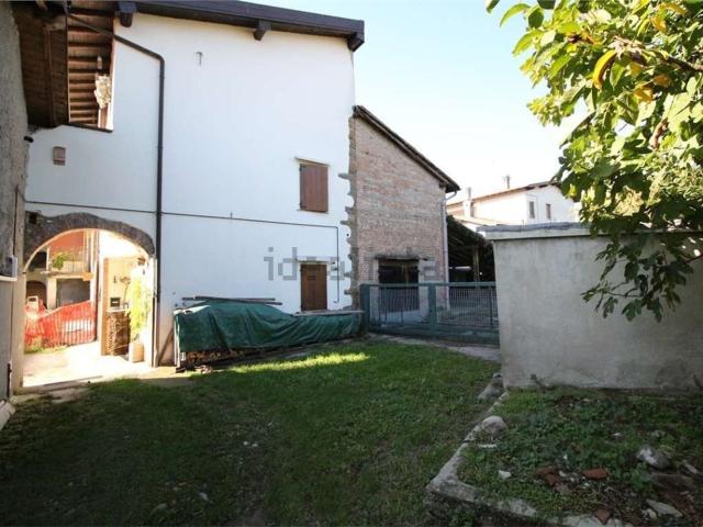 Rustico in vendita a Bonate Sopra, Bergamo