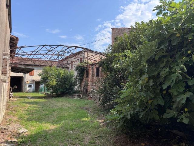 Rustico in vendita a Zevio, Veneto