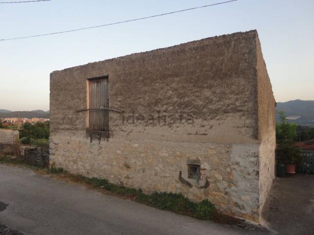 Rustico in vendita a Isernia, Molise