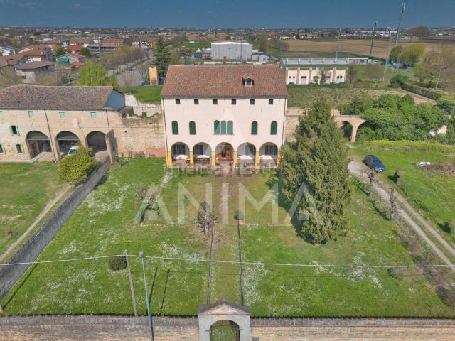 Rustico in vendita a Casalserugo, Veneto