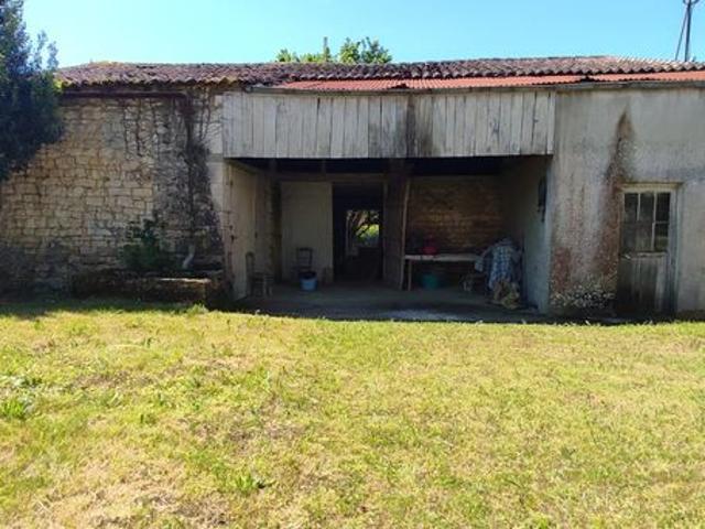 Maison vente à Saint-Jean-d'Angély, Brizambourg