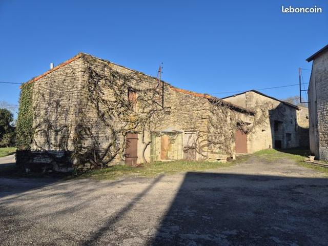 Maison vente à Confolens, Besse
