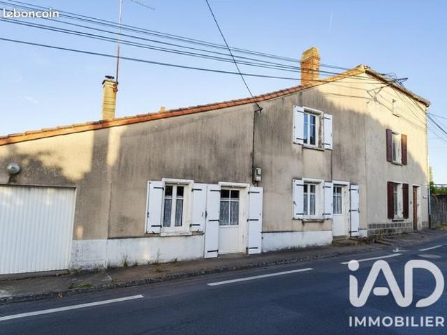 Maison vente à Bressuire, Chiché