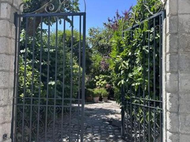 Maison vente à Saint-Jean-d'Angély, Saint-jean-d'angély