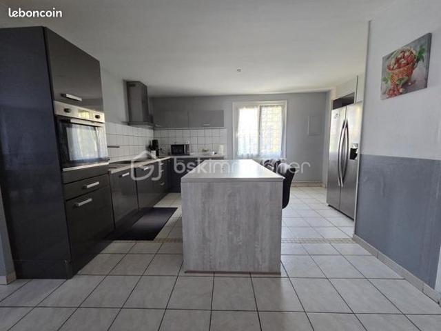 Maison vente à Niort, Lezay
