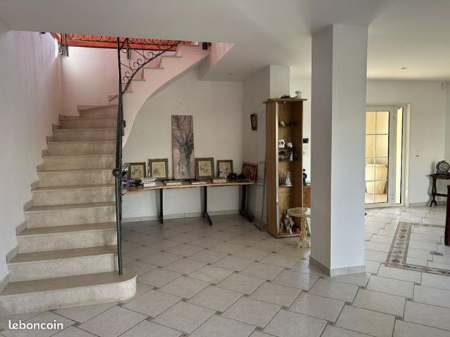Maison vente à Saint-Jean-d'Angély, Nouvelle-Aquitaine