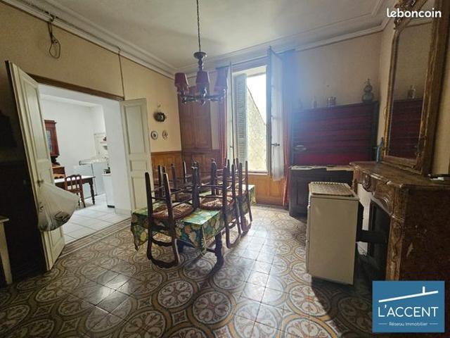 Maison vente à Nîmes, Comps