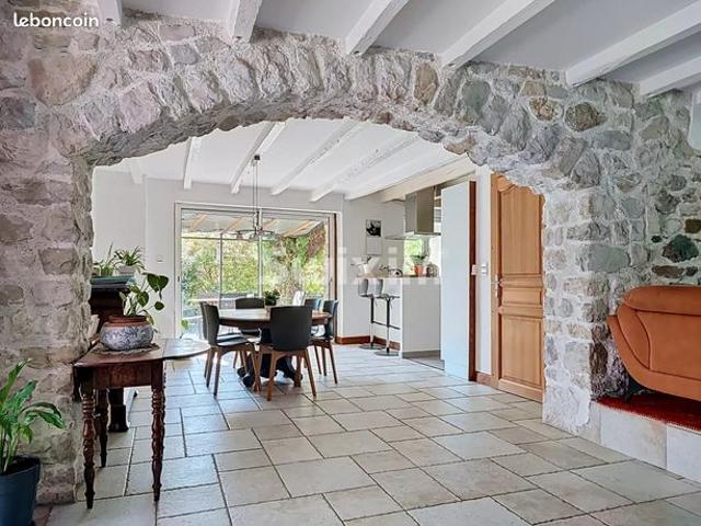 Maison vente à Saint-Claude, Viry