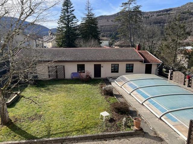Maison vente à Saint-Claude, Chassal