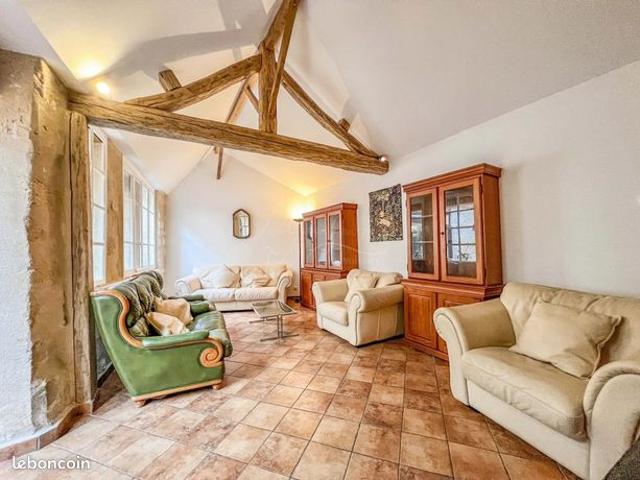 Maison vente à Pontoise, Us