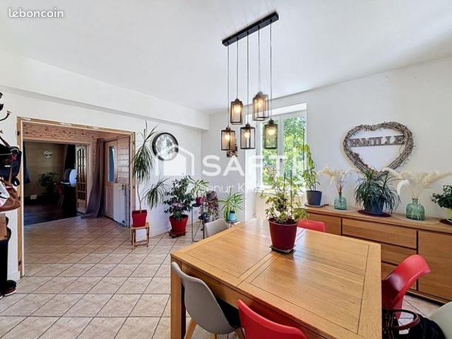 Maison vente à Saint-Claude, Larrivoire