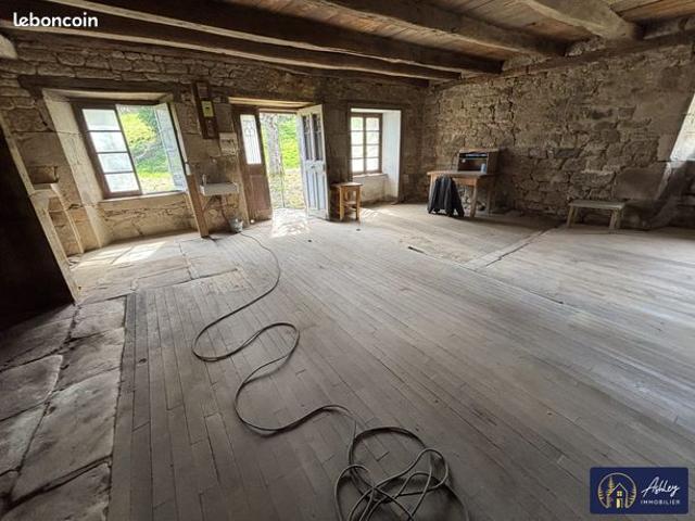 Maison vente à Mauriac, Menet