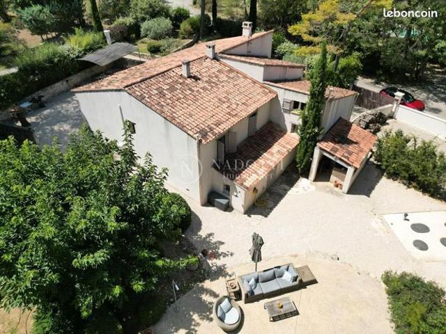 Maison vente à Apt, Ménerbes