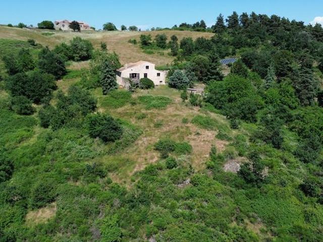 Maison vente à Tournon-sur-Rhône, Étables