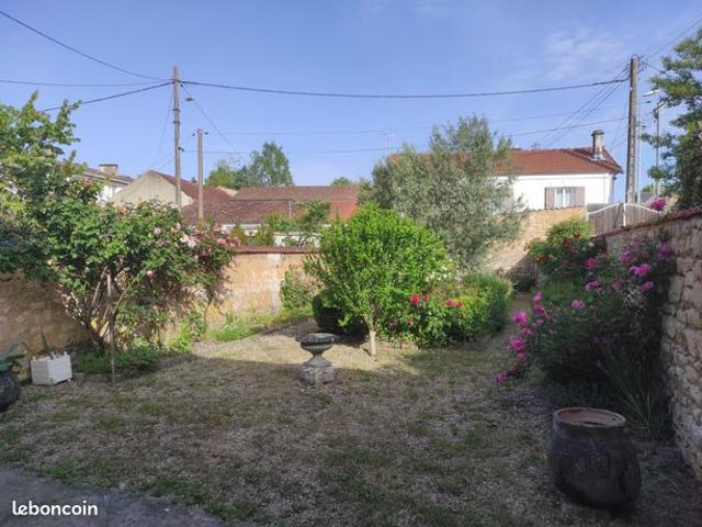 Maison vente à Saint-Jean-d'Angély, Charente-Maritime