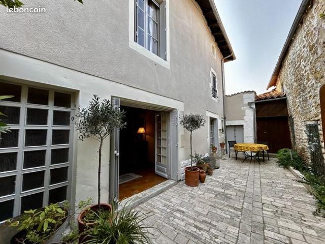 Maison vente à Confolens, Nanteuil-en-vallée