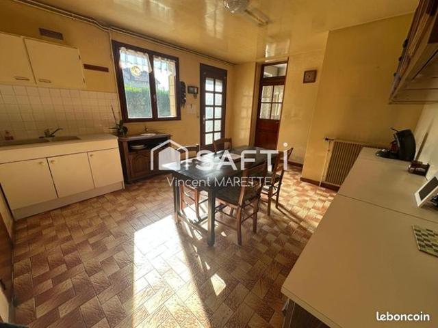 Maison vente à Nîmes, Saint-maximin